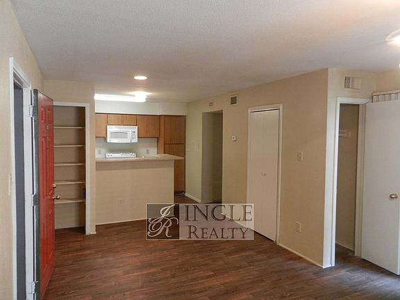 4th image of 1406 Clarewood Dr #101