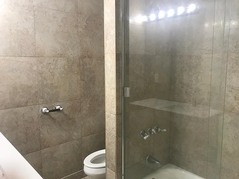 11471 Oxnard St #5 — Photo 16