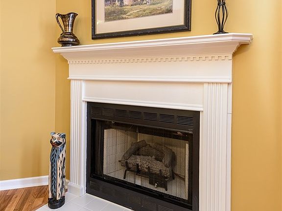 5th image of 3811 X4 Sterling Pointe Dr