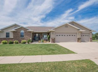 536 Kaitlynn Ave, Anamosa, IA 52205