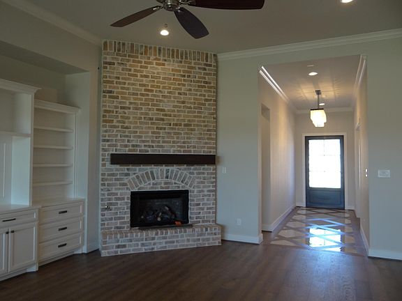 4th image of 1714 Avery Ln