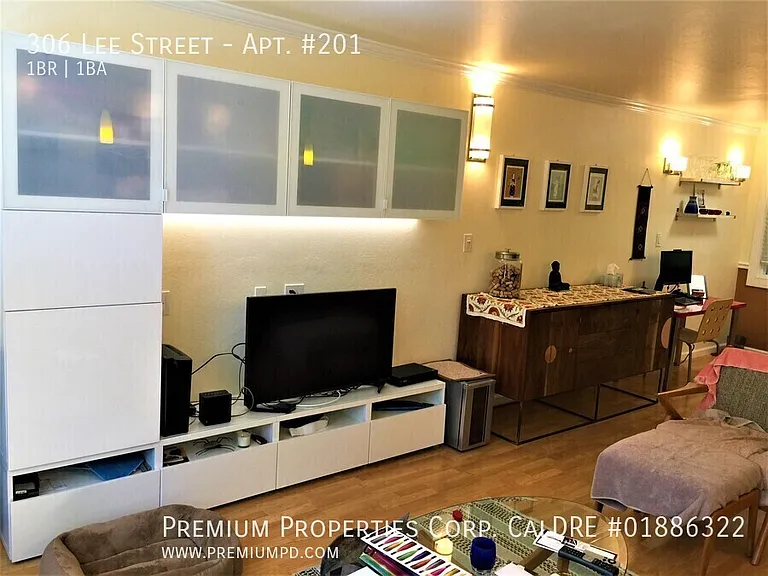 Bel Aire Apartments — Photo 49