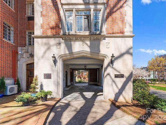 2nd image of 301 W 10th St APT 306
