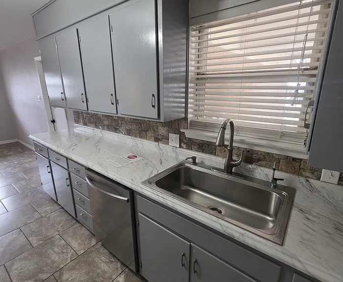 3311 W Shandon Ave — Photo 5