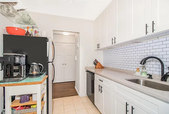 Sold by Re/Max In The City | media 37