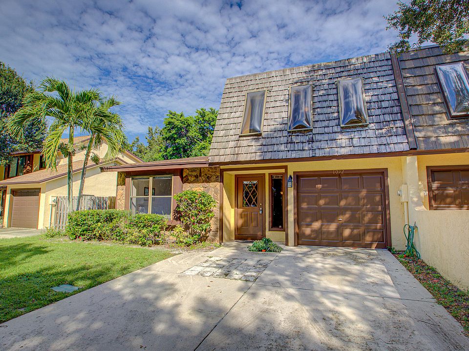 1st image of 1092 Raintree Court