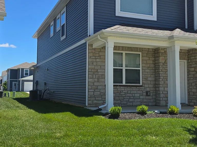 2585 Lamar Dr — Photo 5