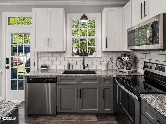 5th image of 1404 Ashmoor Ln