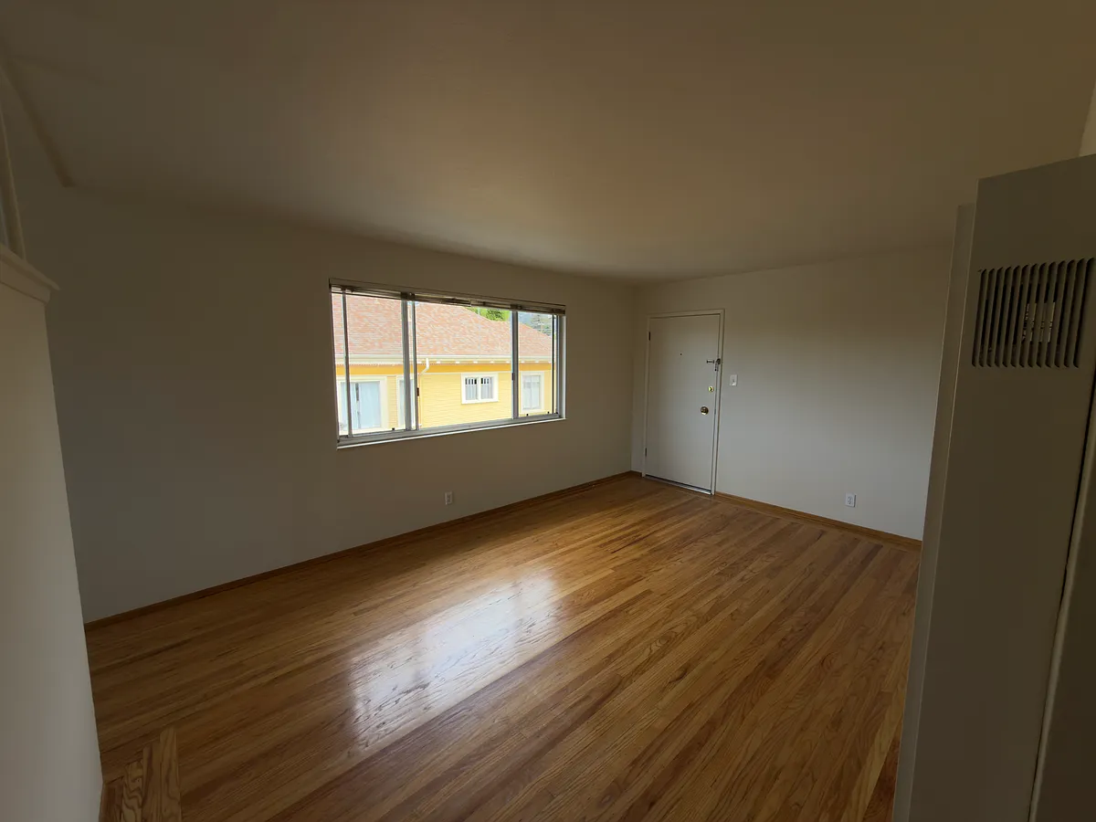 Building Photo - 2911 Deakin St #6