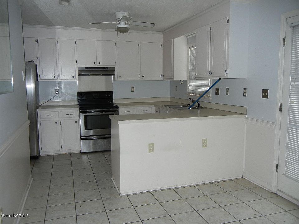 2nd image of 352 Haven Dr APT Y4