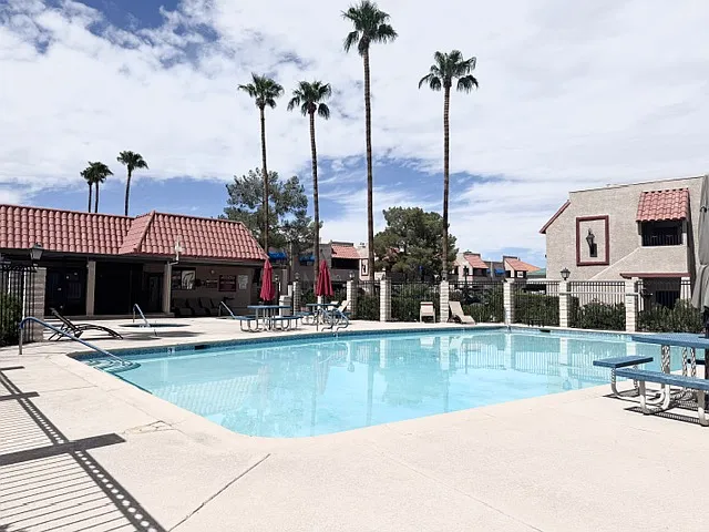 2 bed, 964 sqft, $1,250 — Photo 3