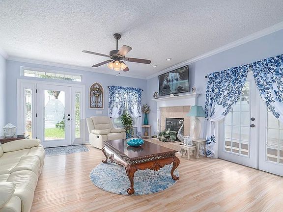 3rd image of 1501 Seabreeze Ave #B