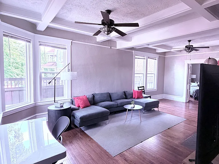 611 S Walnut St #1 — Photo 2