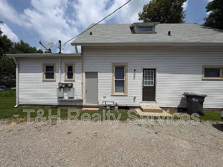 100 N Muessing St — Photo 16