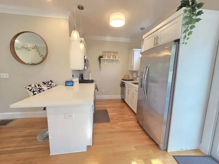 429 Gallivan Blvd — Photo 9