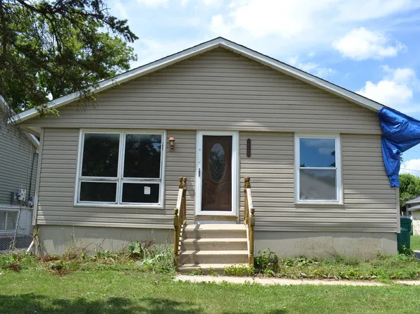 1222 Beverly Dr, Round Lake Beach, IL 60073