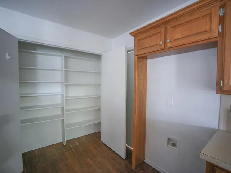 Kitchen pantry