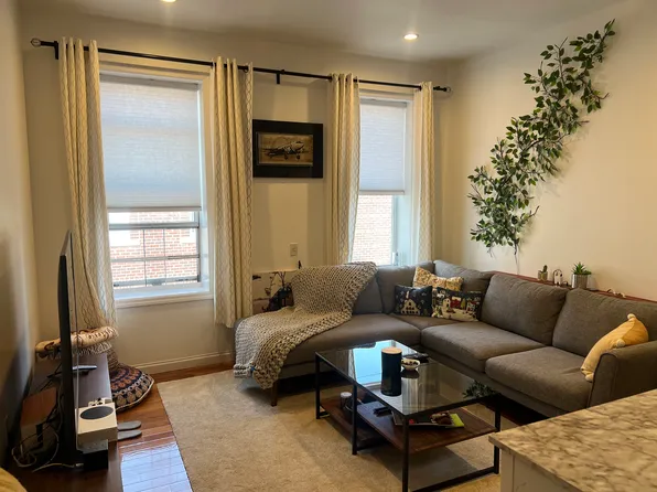 20217 43rd Ave #D4, Bayside, NY 11361