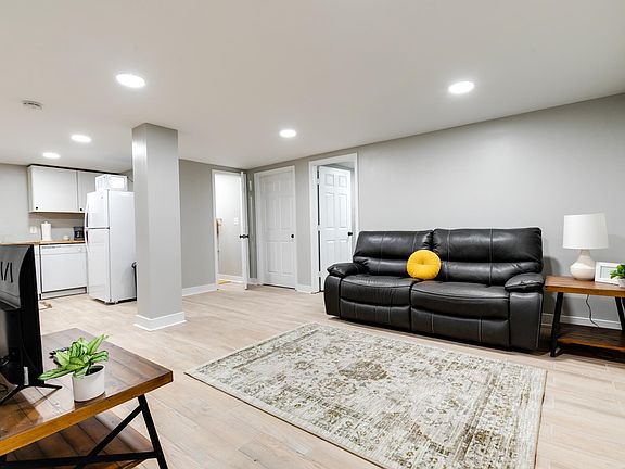3rd image of 2510 Irisdale Ave #3