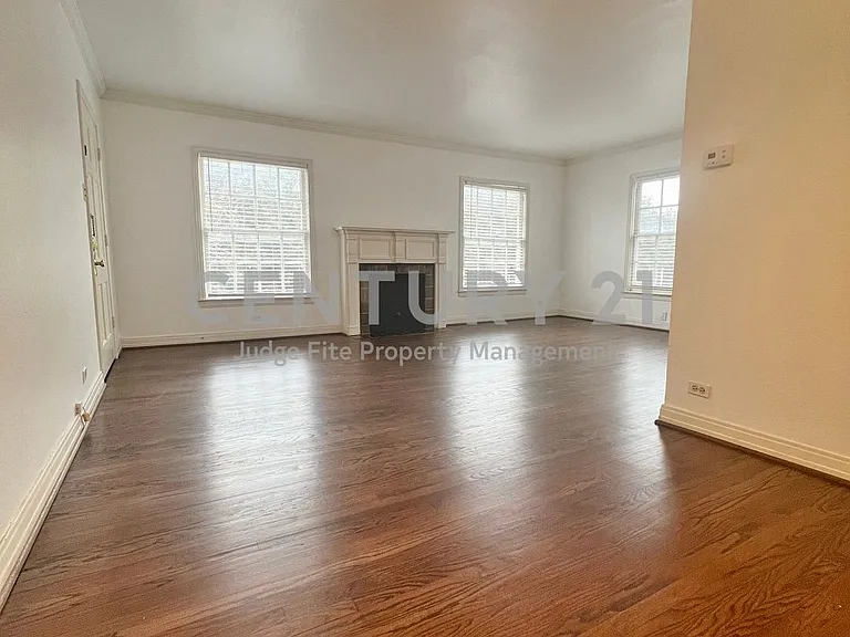 6904 Westchester Dr #4 — Photo 4