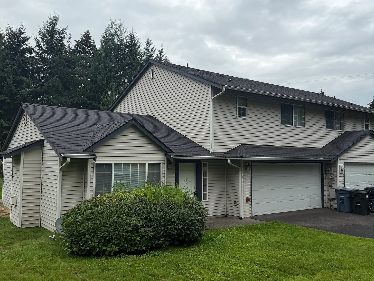 3 bed, 2.5 bath, 1422 sqft, $2,695 — Photo 1