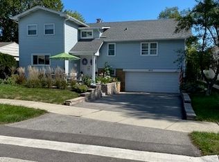 1415 Wescott Rd, Northbrook, IL 60062