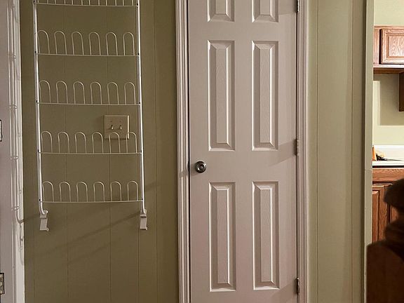 5th image of 146 N 11th St #2