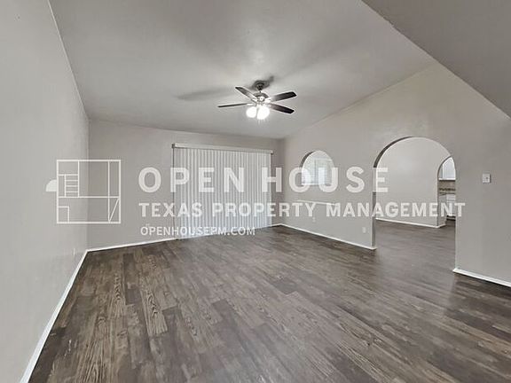 3rd image of 318 Parkvale Ln