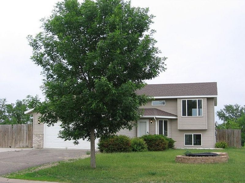 2nd image of 9206 Oak Ridge Dr