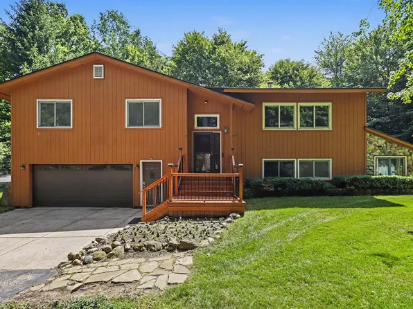 8455 Oakside St, Portage, MI 49002