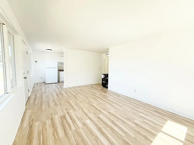 3326 Halverson Avenue - 1 — Photo 4