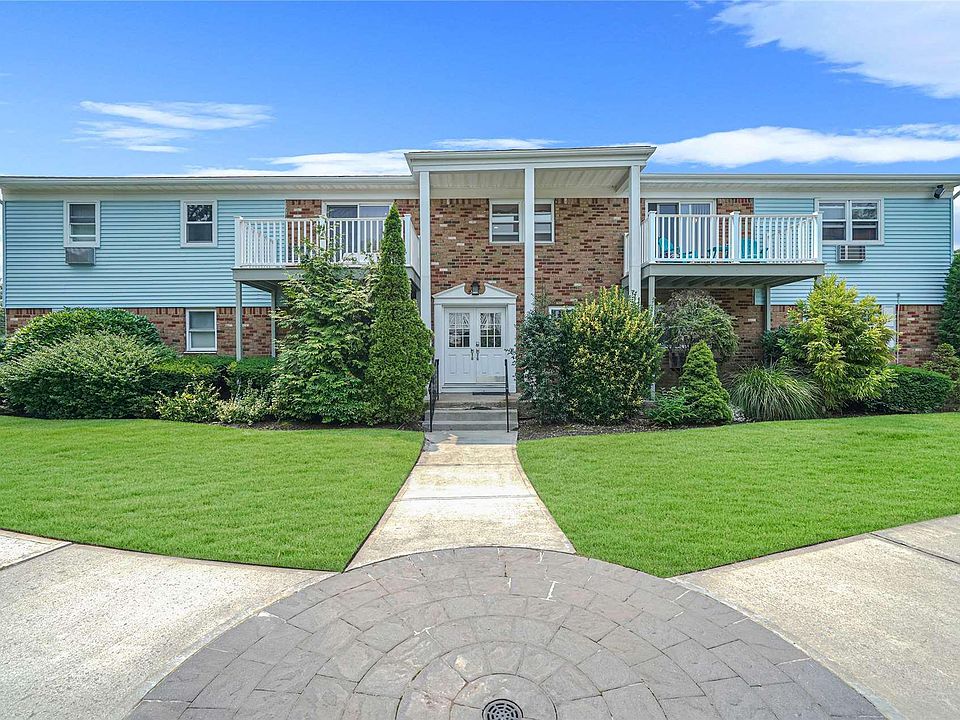 1st image of 260 Waverly Ave APT 8