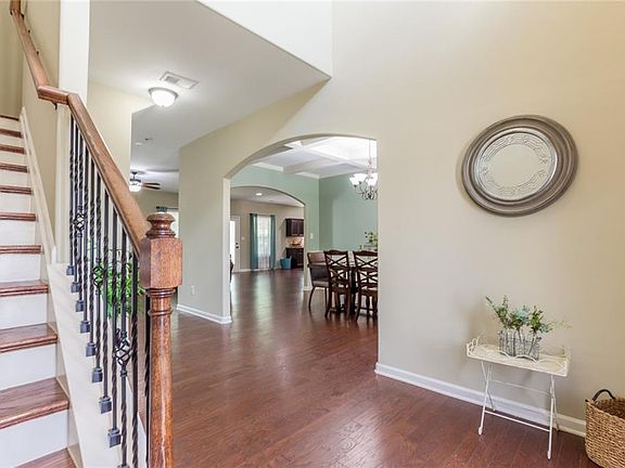 4th image of 305 Cliffhaven Cir