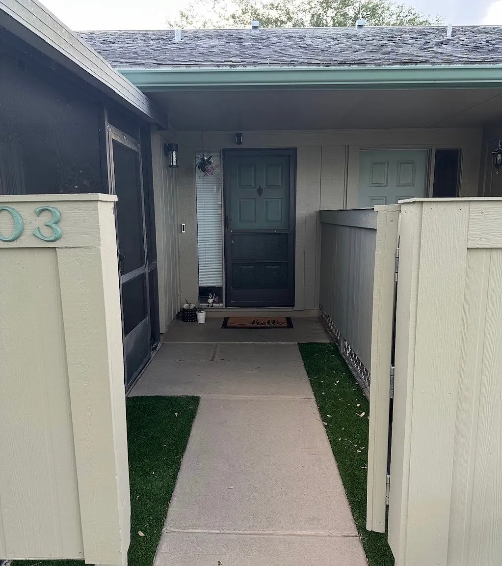 2 bed, 1037 sqft, $1,950 — Photo 3