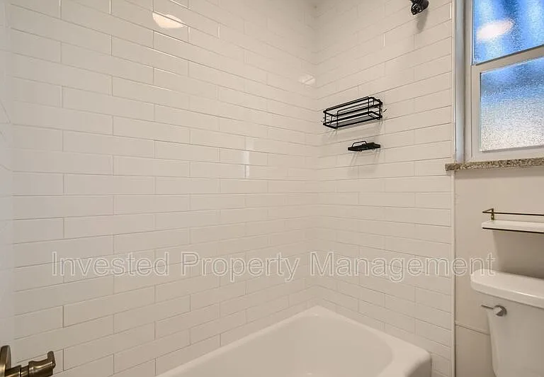 985 N Corona St #302 — Photo 9