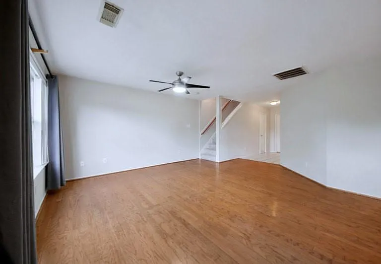 8016 Golf Green Cir — Photo 5