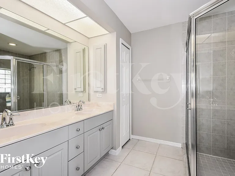 1017 SE 5th Ave — Photo 10