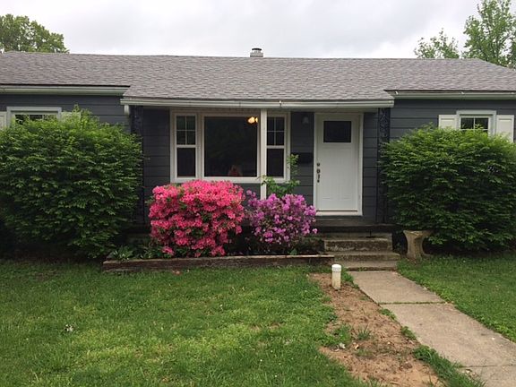 2nd image of 110 W Lakeview Dr