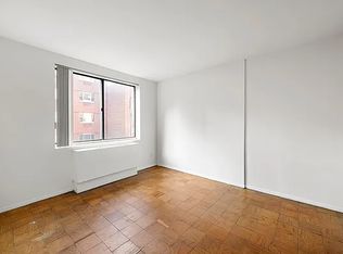 220 E 24th St APT 3I, New York, NY 10010