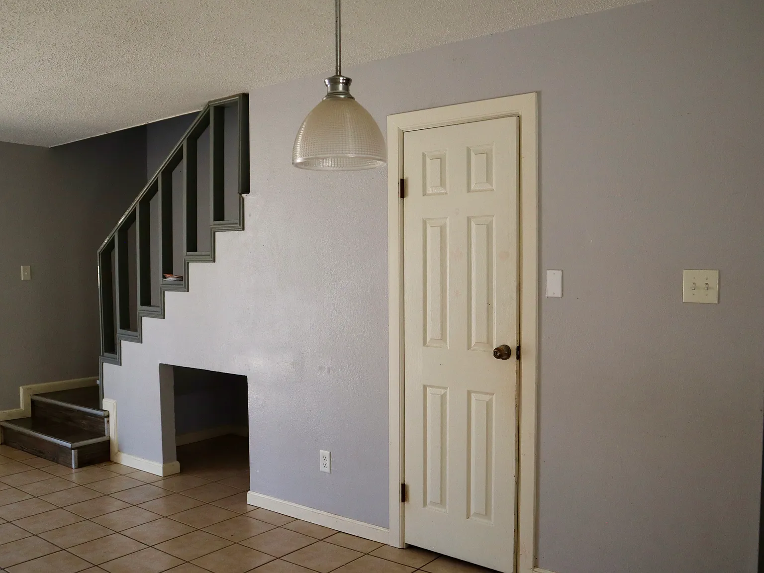 2 bed, 1.5 bath, $850 — Photo 2