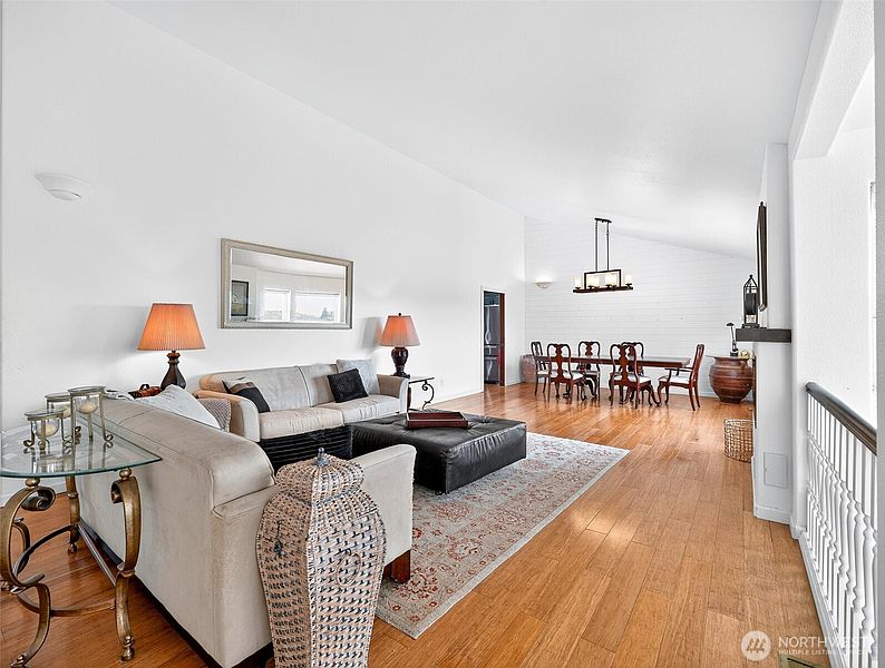 3rd image of 430 N Gail Road