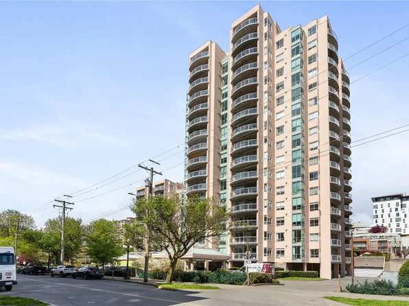 1020 View St #1703, Victoria, BC V8V 4Y4