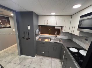 488 NW 165th Street Rd APT B610, Miami, FL 33169