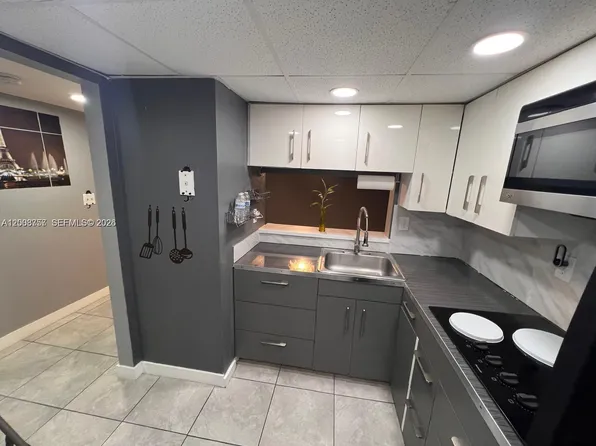 488 NW 165th Street Rd, Miami, FL