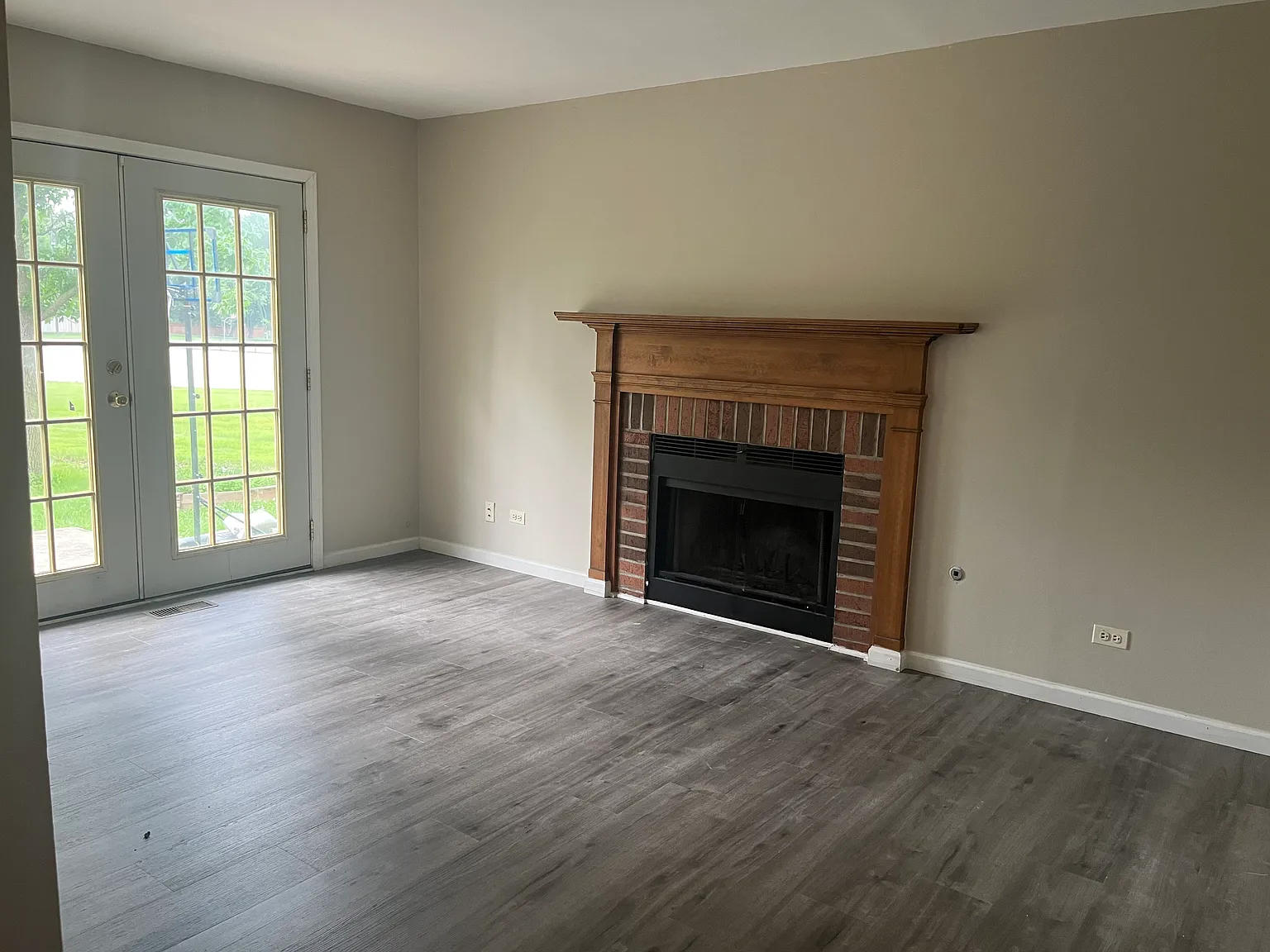 3 bed, 1.5 bath, 1320 sqft, $2,800 — Photo 4