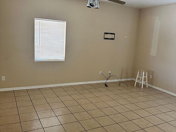 5th image of 48 Hoke Edward Ct