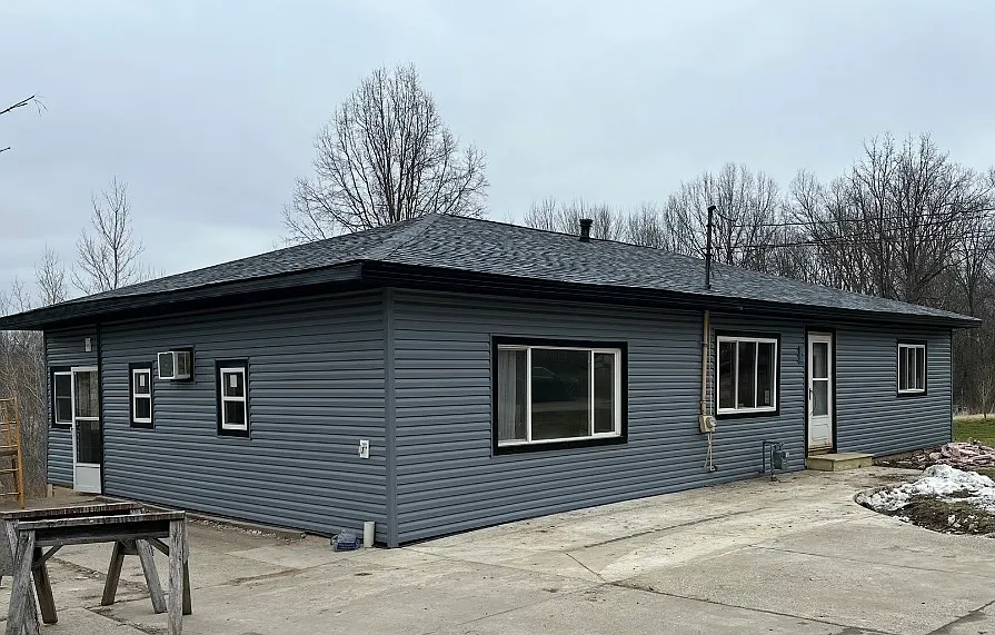 3 bed, 1600 sqft, $1,500 — Photo 1