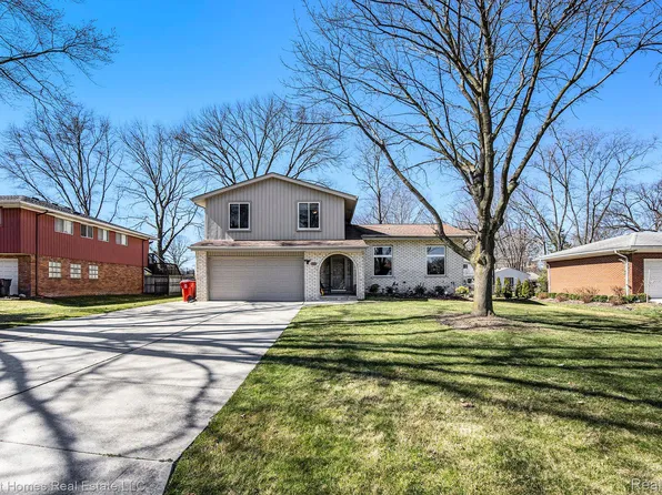 38447 Jonathan St, Clinton Township, MI 48036