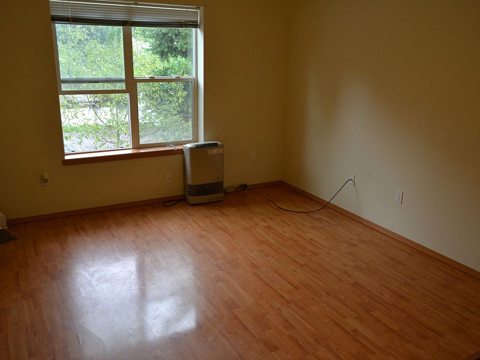 2nd image of 223 SE 127th Ave APT 1