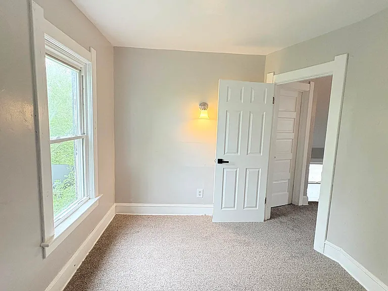 631 Curtis St — Photo 15